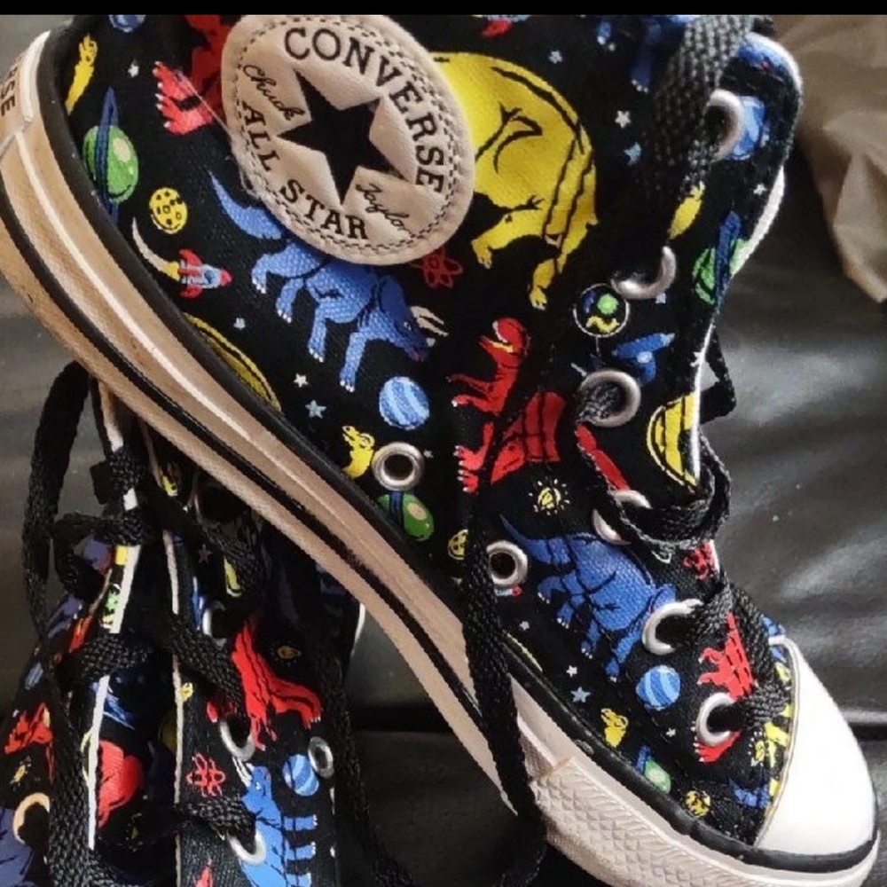 Boys shoes